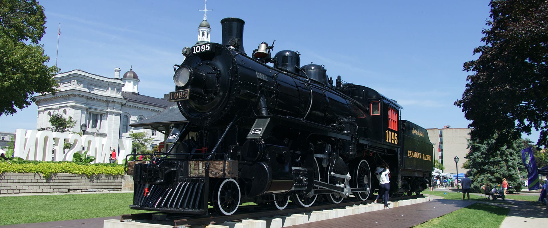 train-in-confederation-basin-kingston